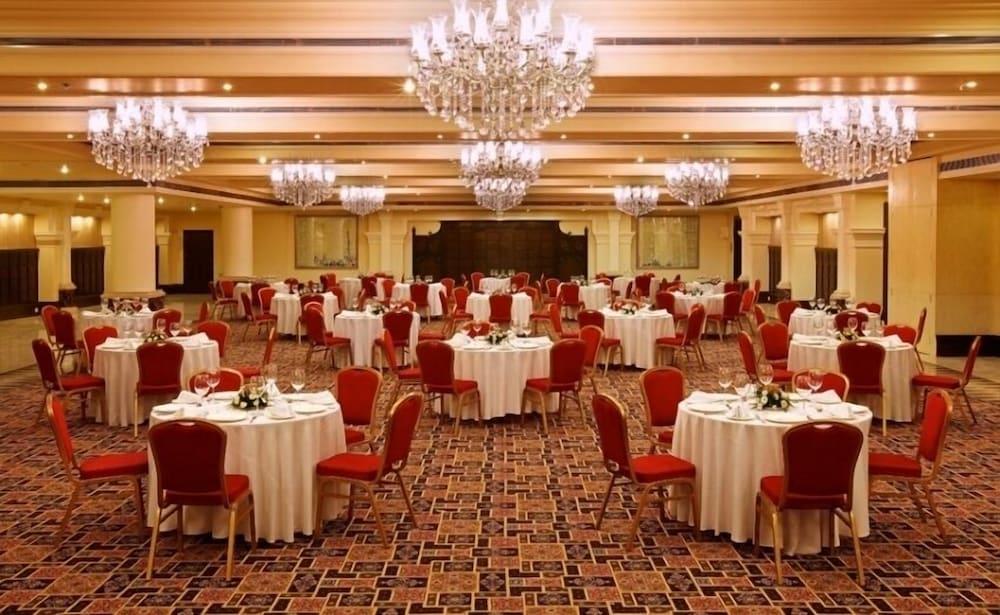 Tuli Imperial Hotel Nagpur Buitenkant foto