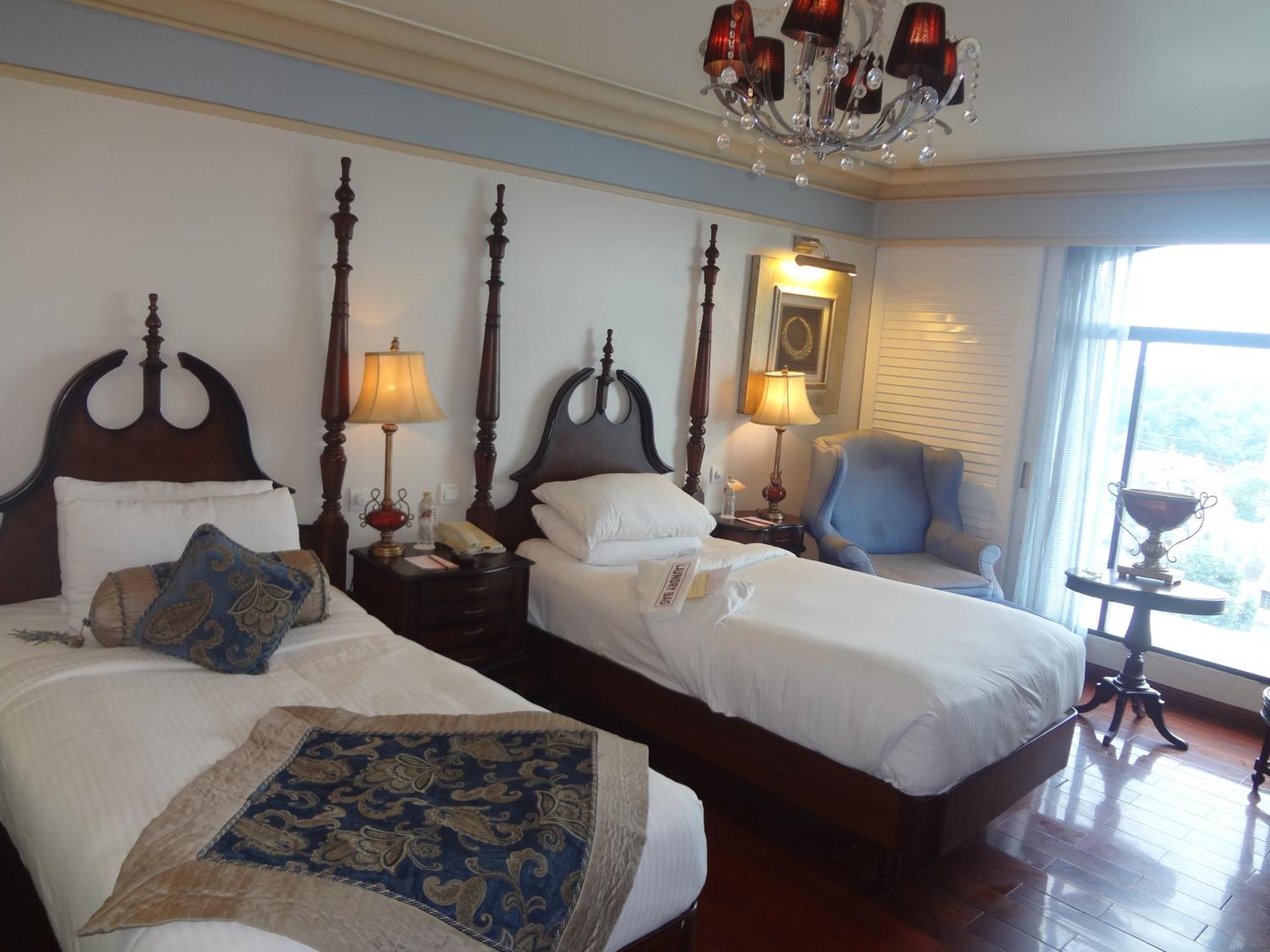 Tuli Imperial Hotel Nagpur Buitenkant foto