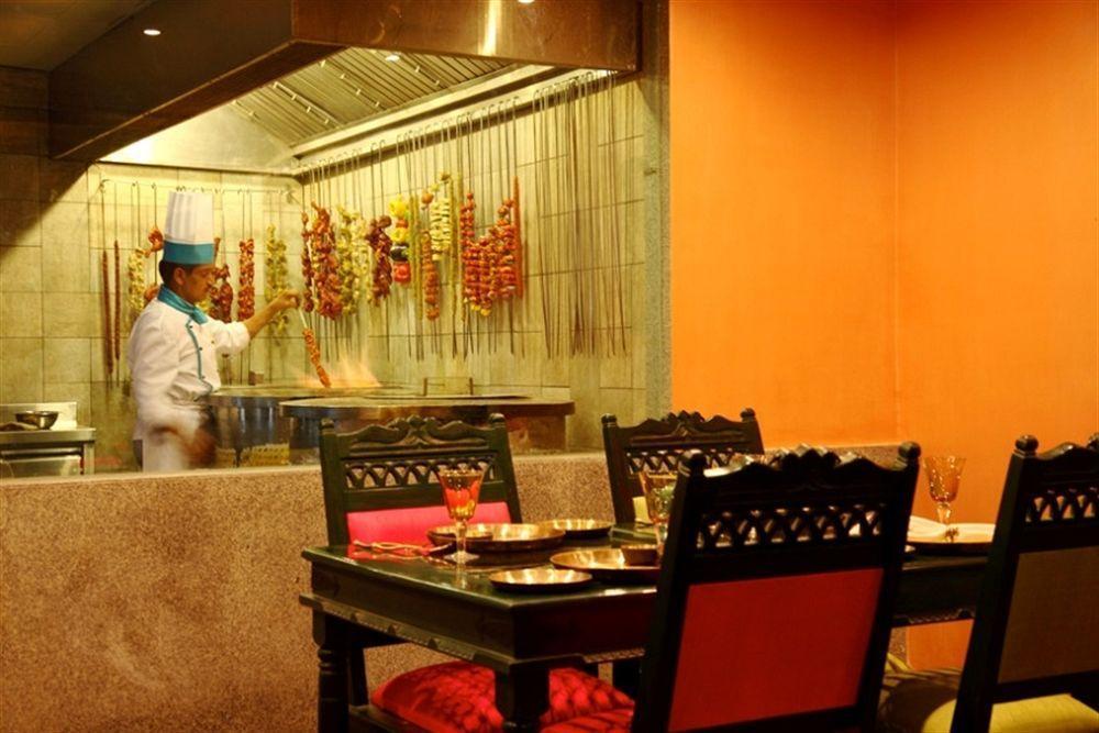 Tuli Imperial Hotel Nagpur Buitenkant foto