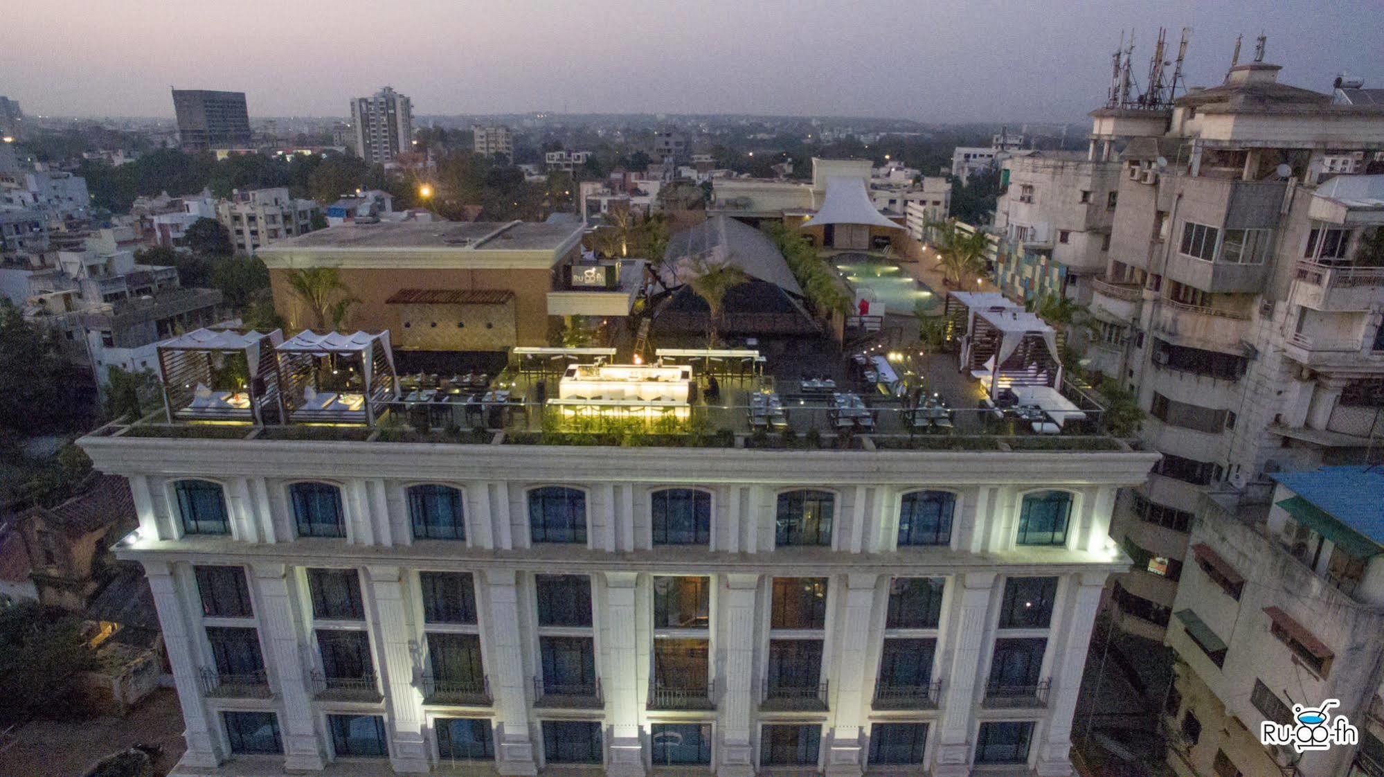 Tuli Imperial Hotel Nagpur Buitenkant foto